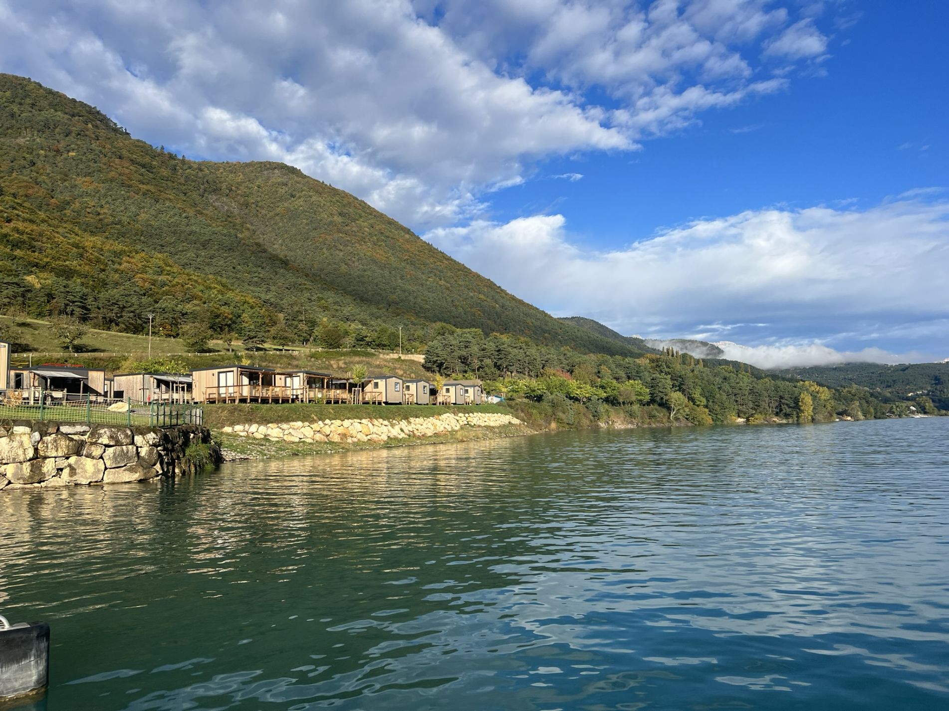 camping on the lake of monteynard